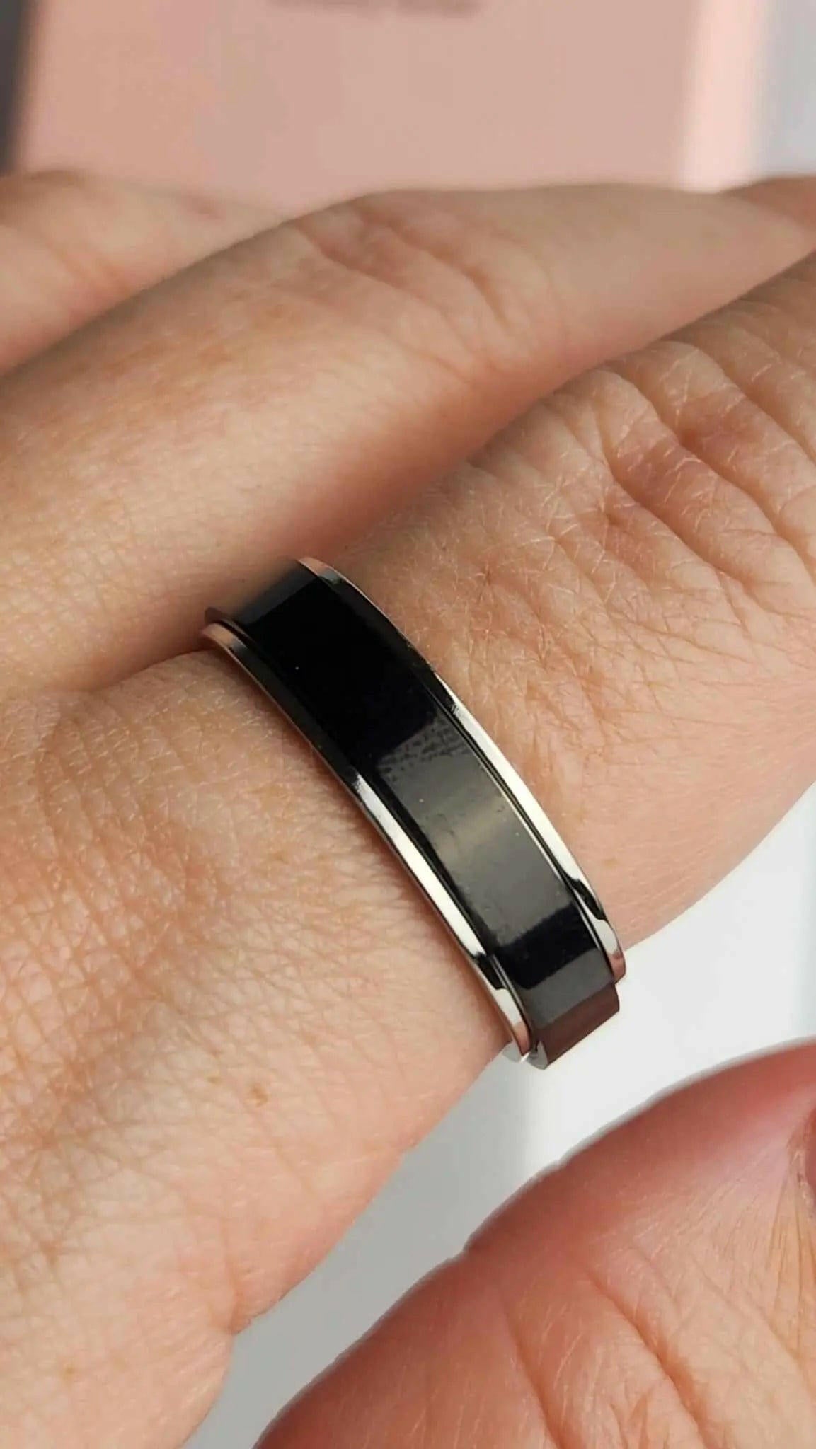 Black Fidget Rotating Spinner Ring