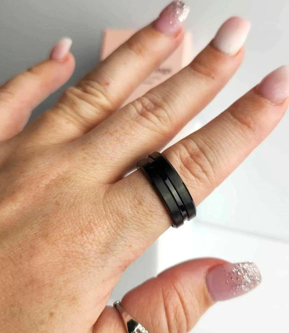 Black Fidget Rotating Spinner Ring
