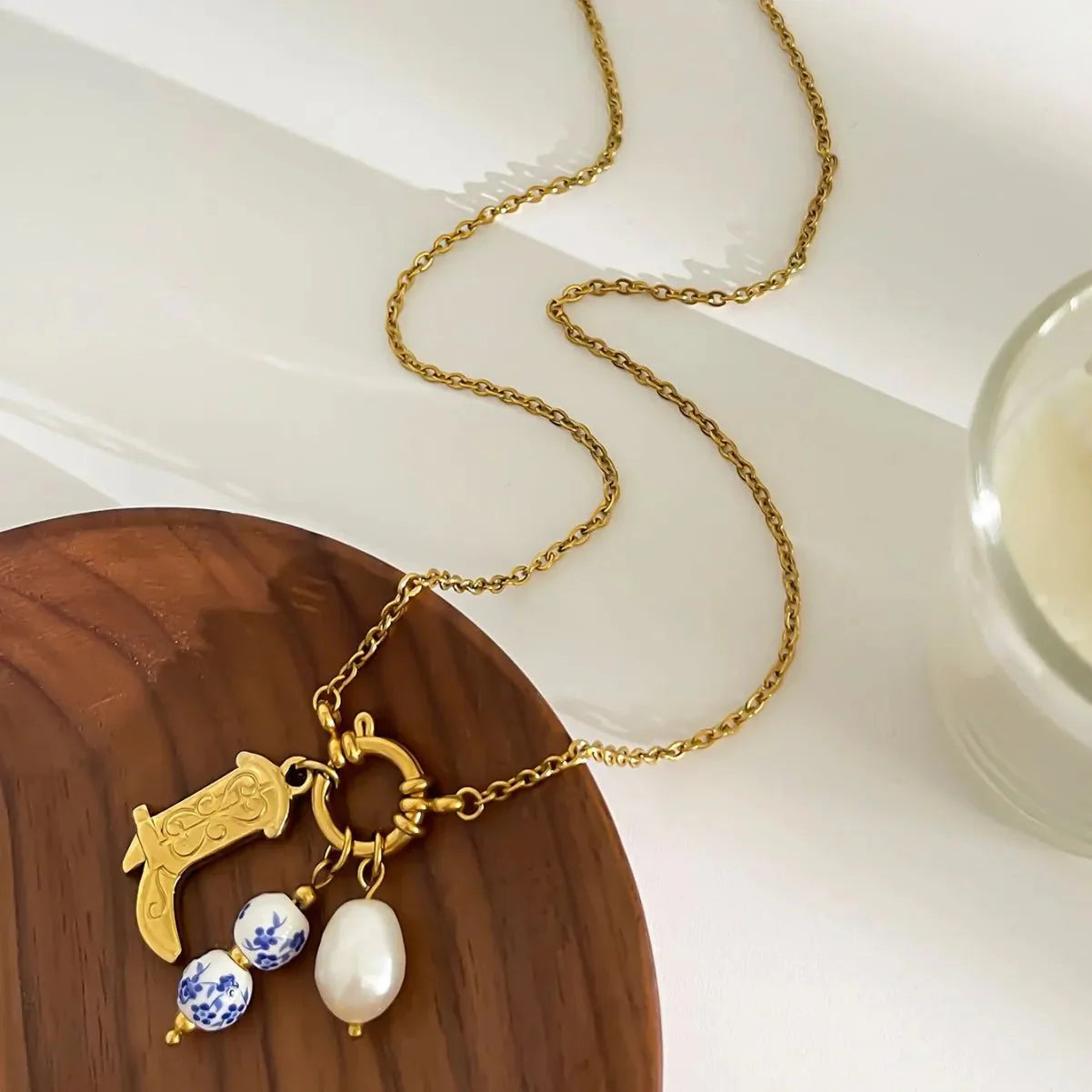 Cristy Pendant Pearl Necklace