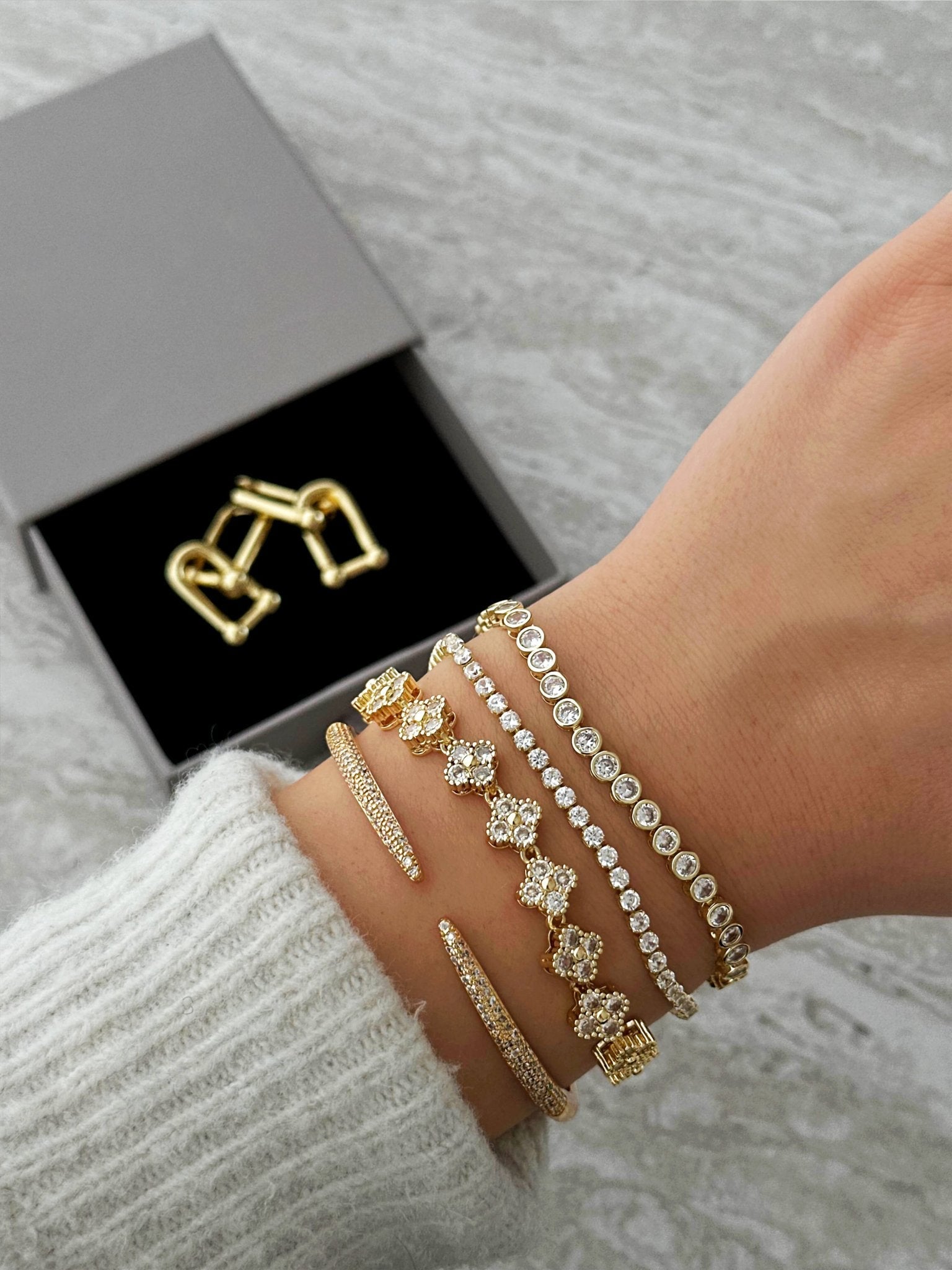 Round Cut Zirconia Tennis Bracelet