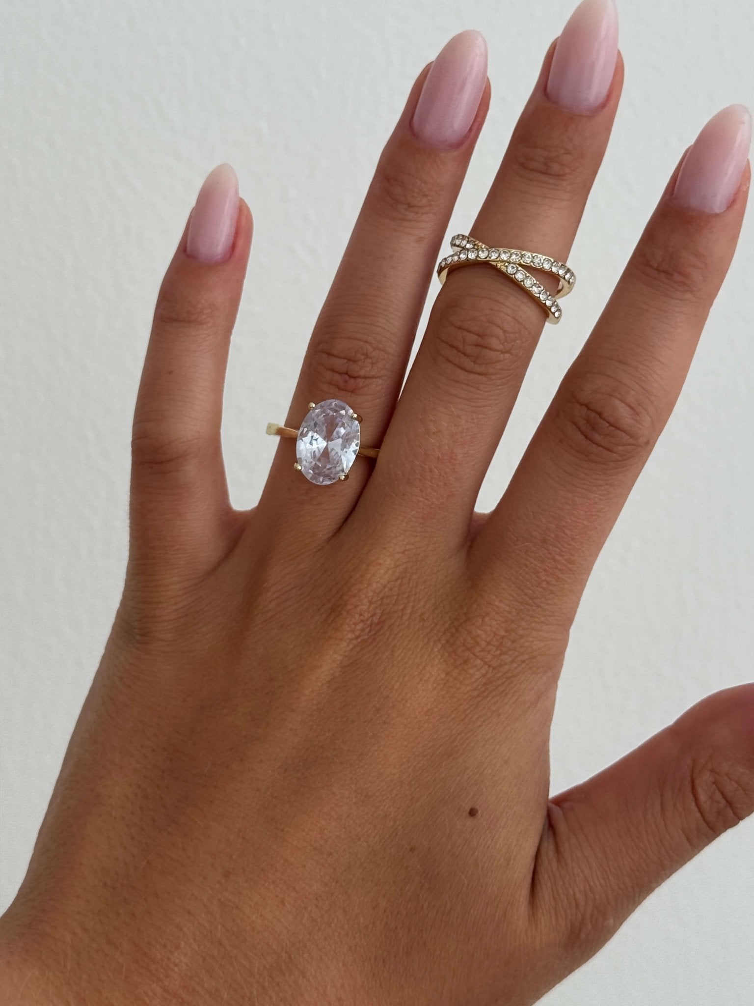 Daisy Crossed Rhinestone Band Ring