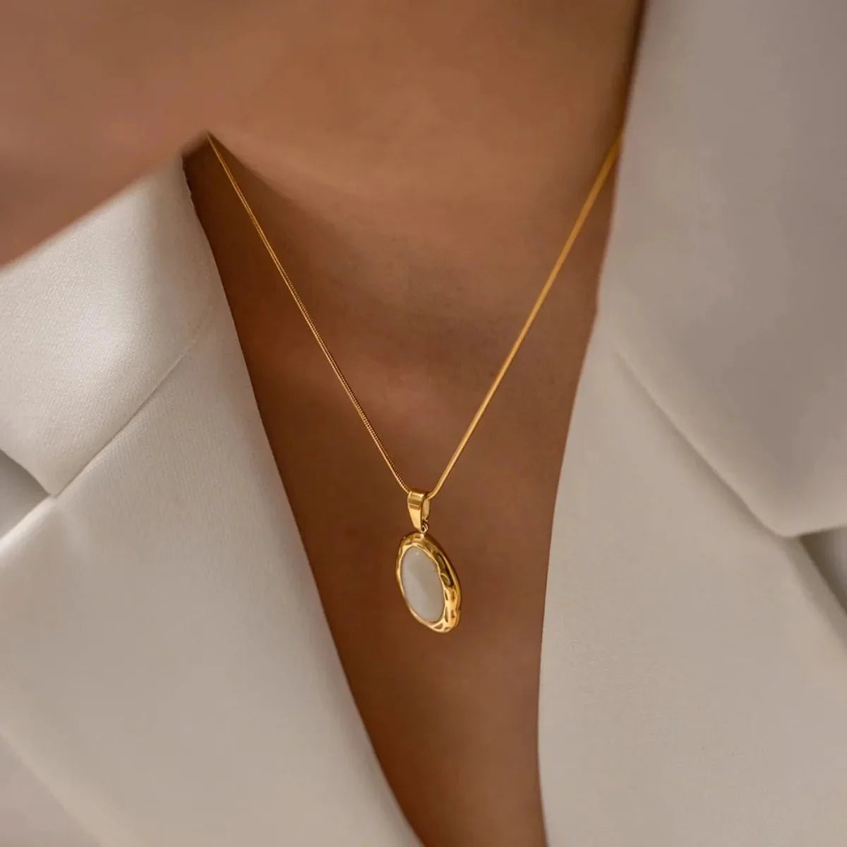 Catalina Oval Pearl Pendant Necklace