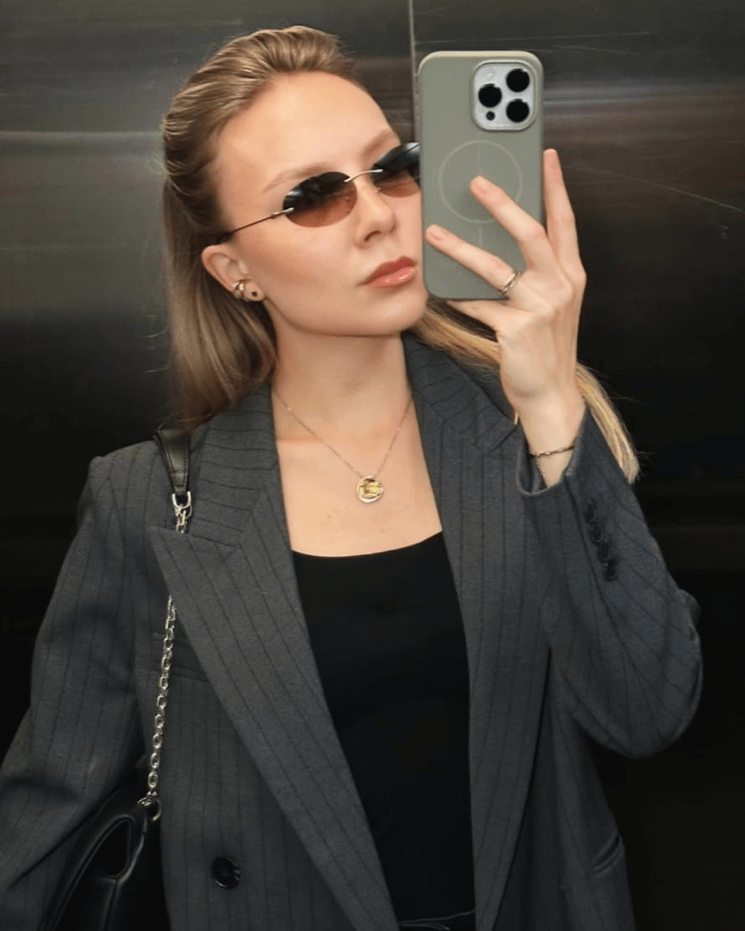 Evelyn Oval Retro Sunglasses