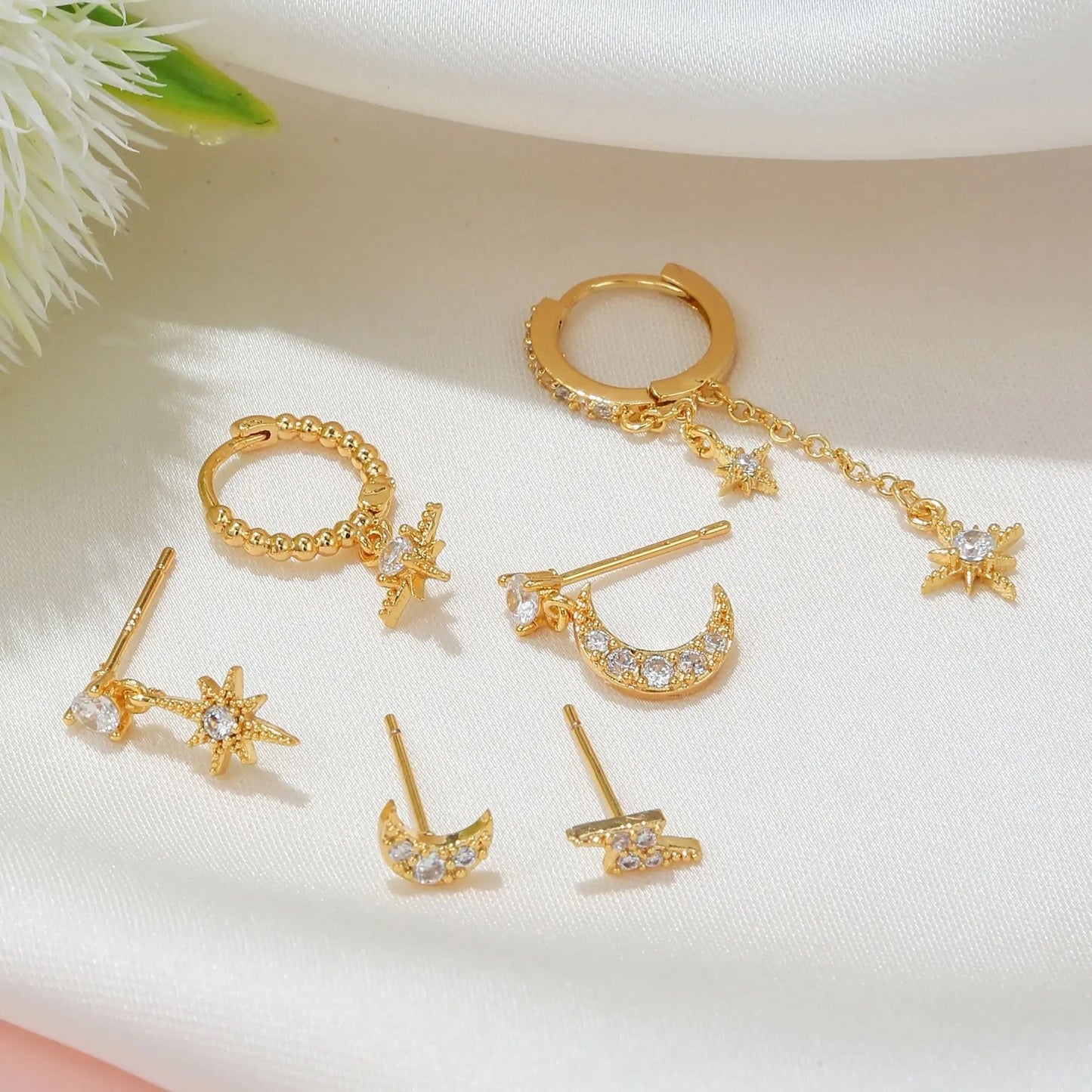 Kira Dainty Earrings Set
