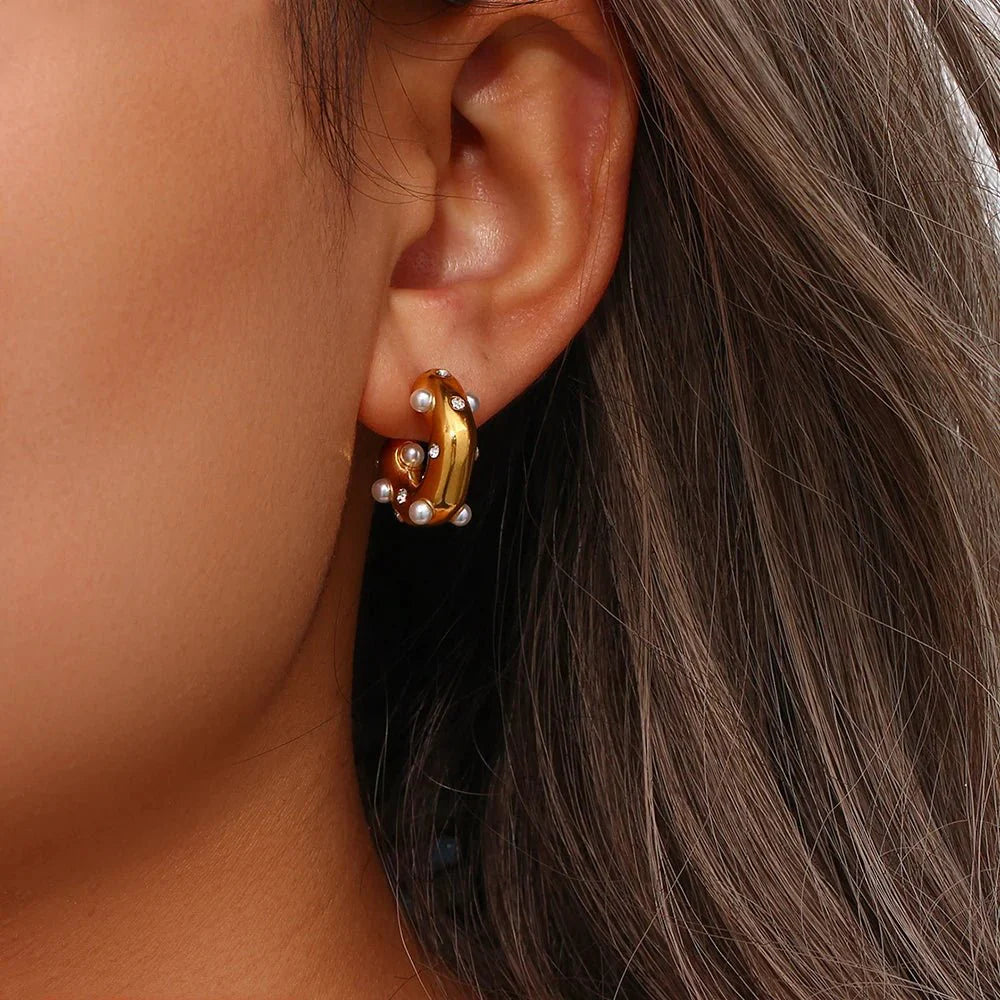 Samira Pearl Hoop Earrings
