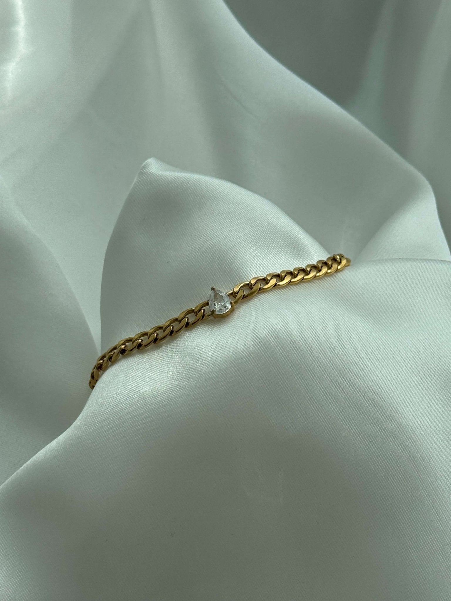 Xylia Pear Cut Zirconia Chain Bracelet